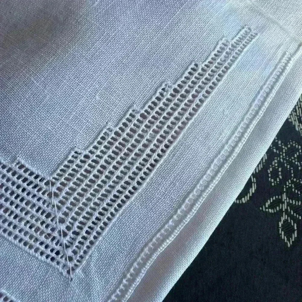 Vintage 1960 BENJAMIN M. JABARA & SONS white linen napkins hand embroidered 8 ct - Picture 8 of 11
